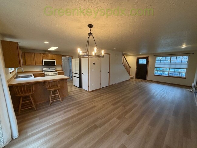 Photo - Charming 3-Bedroom/2.5-Bathroom House in the Cathedral Park Neighborhood of St. Johns