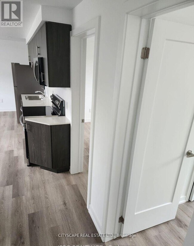 Photo - 814 - 4263 FOURTH AVENUE