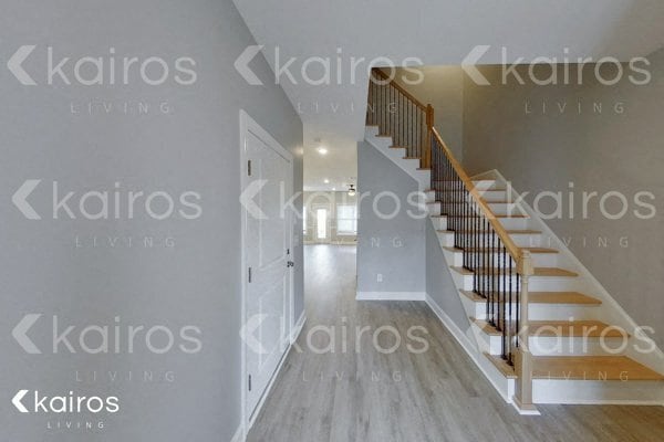 Photo - 3717 Oak Leaf Wy