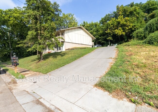 Photo - 2329 Dodson Ave