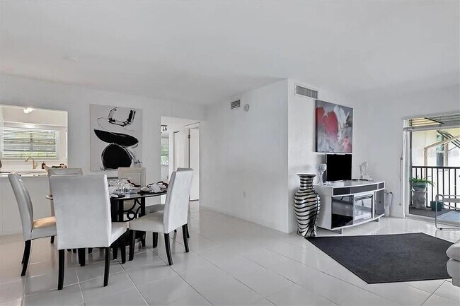 Photo - 4660 Ocean Blvd Unit Q2