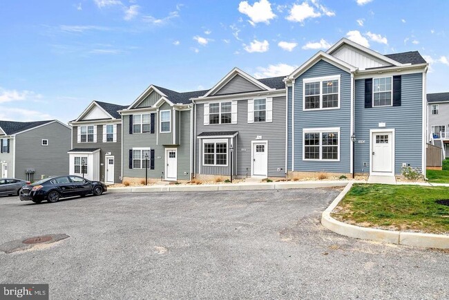 Building Photo - 101 Pacer Dr