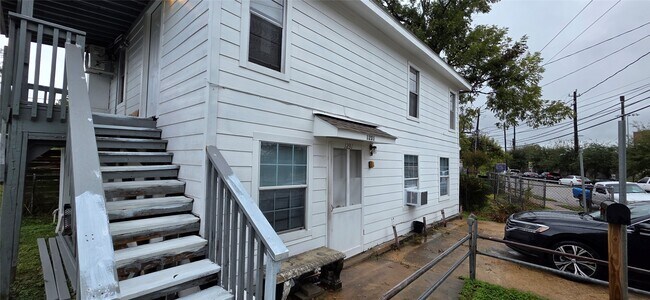 Photo - 1231 Morris St Unit 2