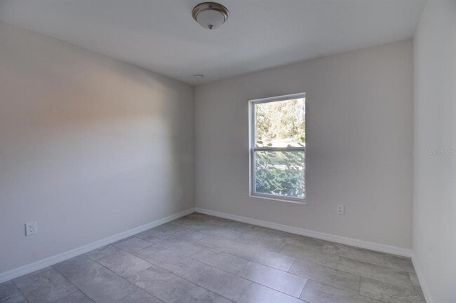 Photo - 855 E Vine St