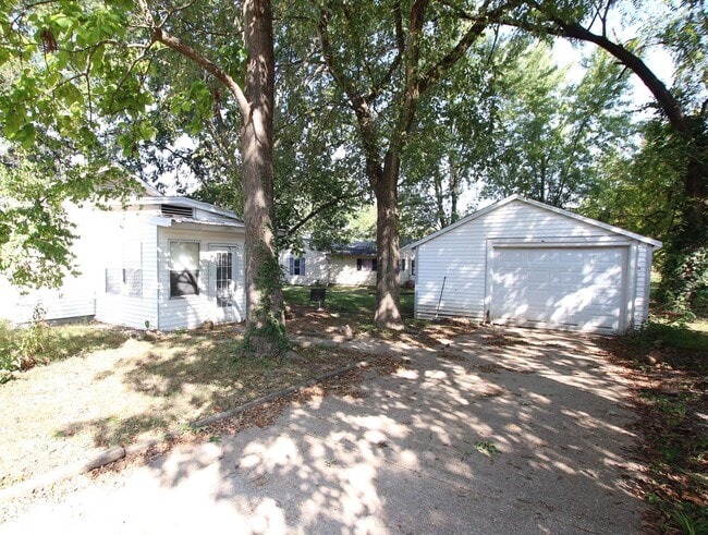 Photo - 3 Bed | 1.5 Bath | House