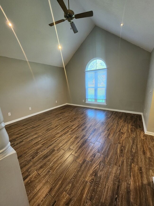 Photo - 803 Madison Dr