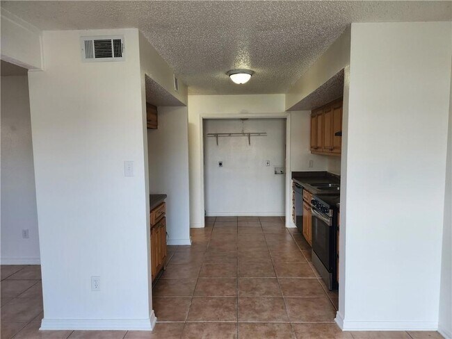 Photo - 44 Carriage Ln