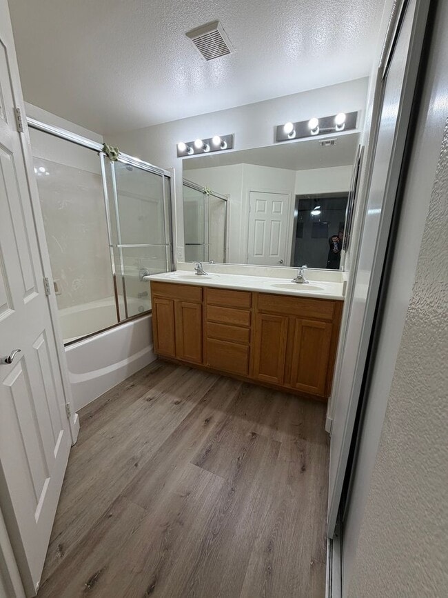 Photo - Mountain's Edge 3 Bed 3.5 Bath home in the Southwest. 1 Bed downstairs!