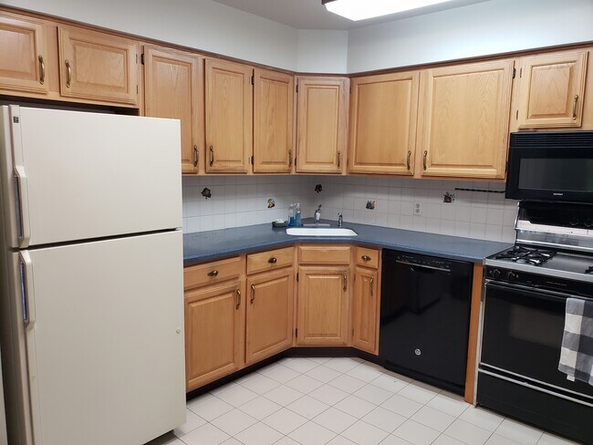 Photo - 5102 Austin Ct Unit 5102