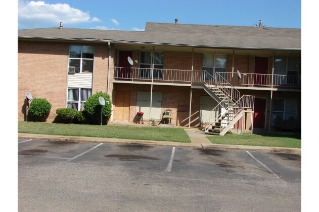 Photo - Pineland Apartments