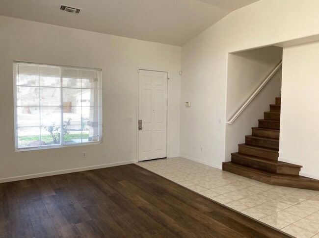 Photo - 6 bedroom in Manteca!