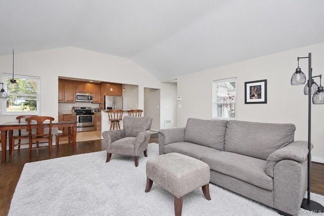 Photo - 7 Tudor Pl