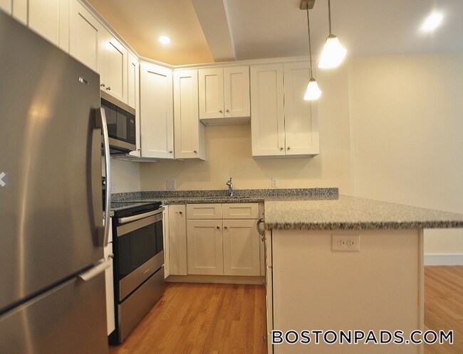 Photo - 877 Beacon St Unit 2