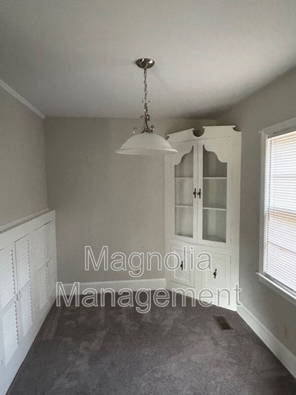 Photo - 930 Buckhorn St