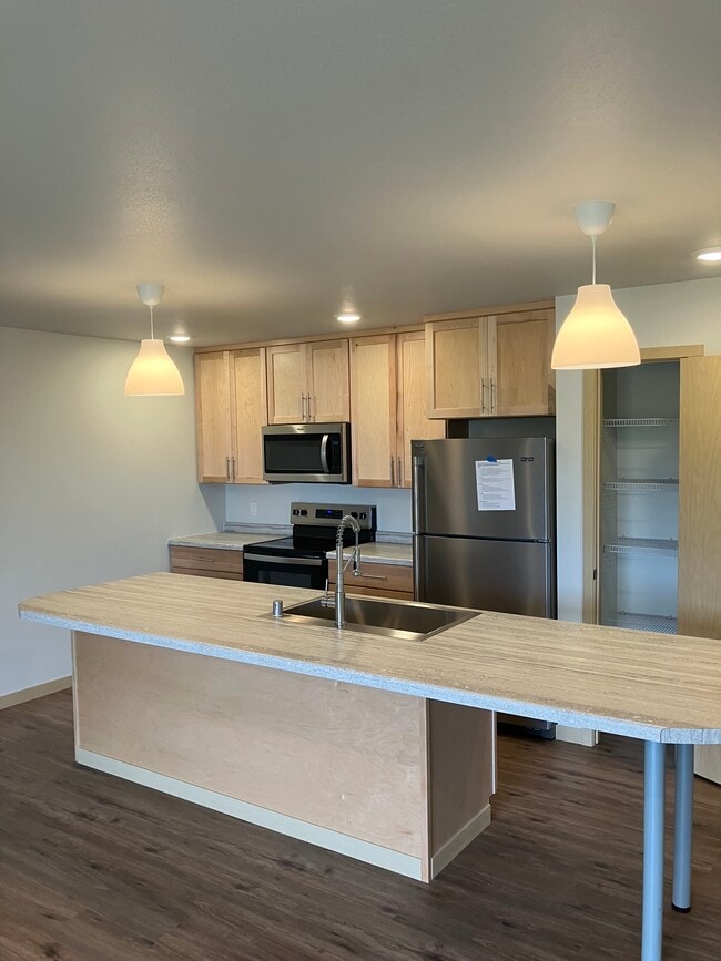 Building Photo - 475 Century Pl Rental