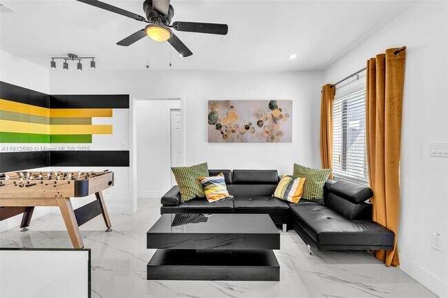 Photo - 797 NW 35th St