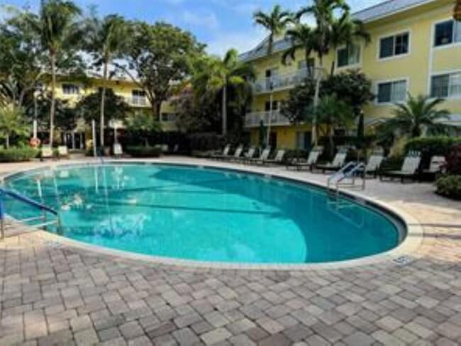 Photo - 151 NE 16th Ave