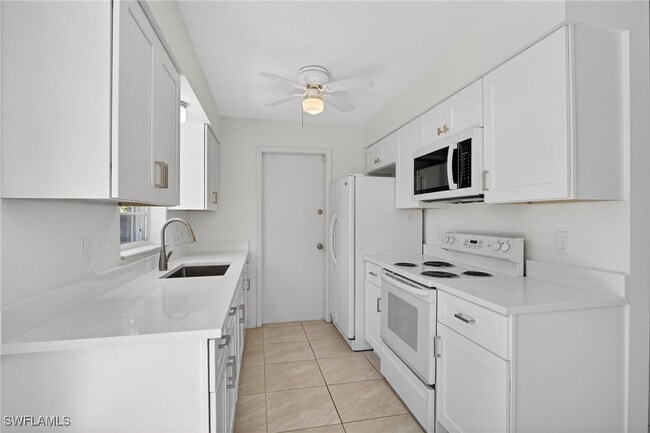 Building Photo - 3408 Poinciana St