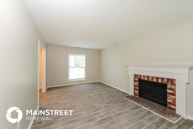 Photo - 405 Woodlake Dr