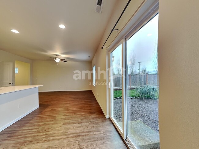 Photo - 2183 NW Woodland Dr