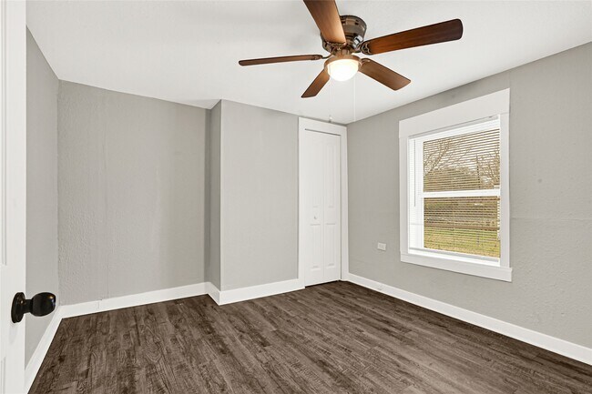 Photo - 6218 Woodrow St