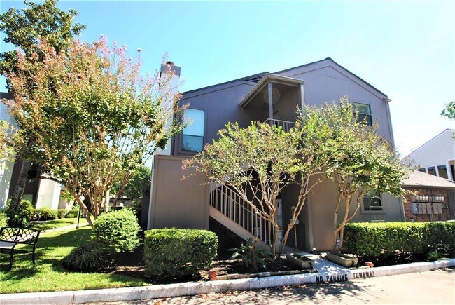 Photo - 1201 Bering Dr Unidad 84 Rental