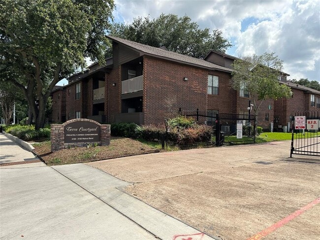 Building Photo - 3150 Walnut Bend Ln Unit 609 Rental