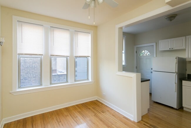 Photo - 559 W Aldine Ave Unit W2