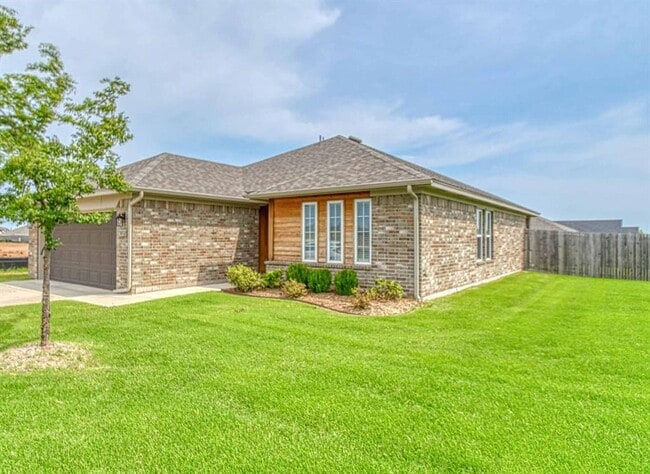 Photo - 8712 Thera Dr