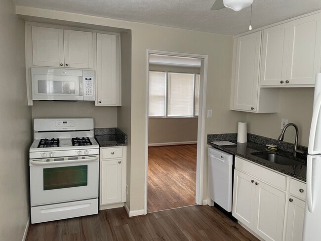 Photo - 2431 Harris St