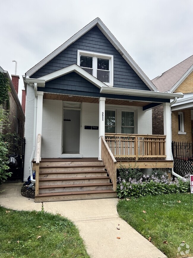 Building Photo - 3511 W Beach Ave Rental