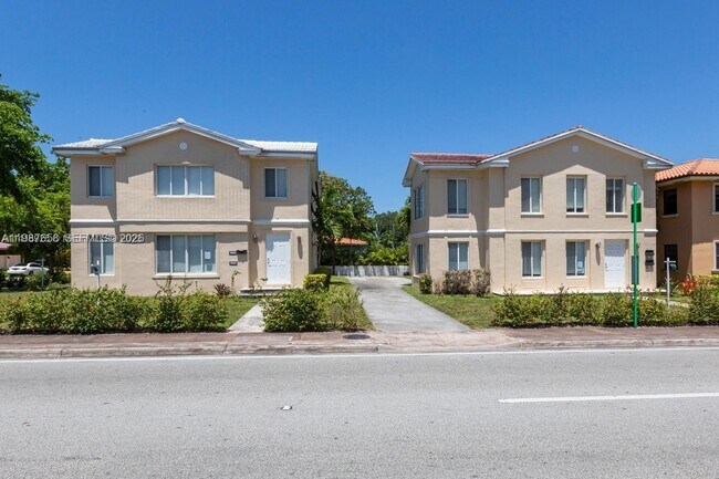 Building Photo - 2882 S Le Jeune Rd Unit 2882