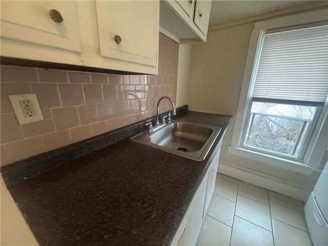 Photo - 25 Wesleyan Ave