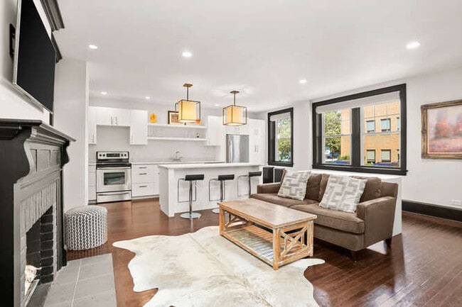 Photo - 169 Mason St Unit Virginia Court