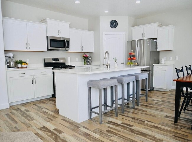 Photo - 503 S Valkyries Ln