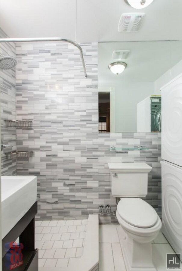 Photo - W 53RD ST. Unidad 2A