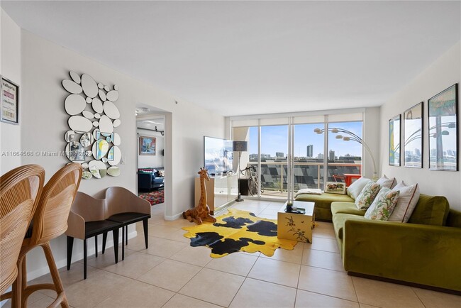 Photo - 1800 Sunset Harbour Dr