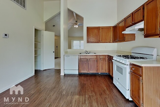 Photo - 10002 Green Valley Ln