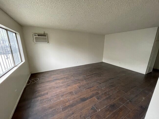 Photo - 2540 Falling Leaf Ave