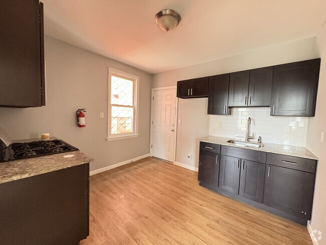 Building Photo - 147 Inslee Pl Unit 3R Rental