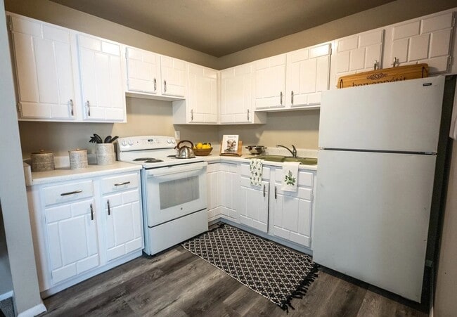 Photo - 1660 Moore Ave Unit 52