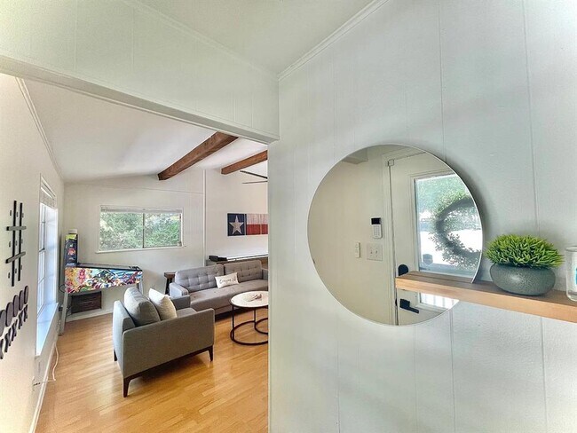 Photo - 1582 Valley Dr