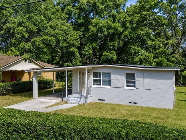 Building Photo - 4225 Homer Rd N