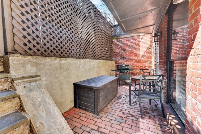12 Hereford St Unit 2
