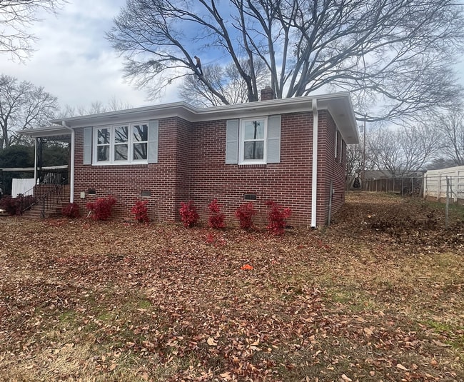 Photo - 310 Hammett Bridge Rd