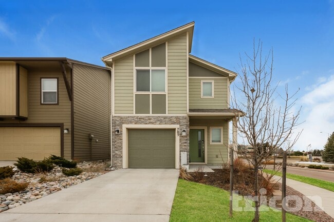 Building Photo - 705 Grissom Dr.