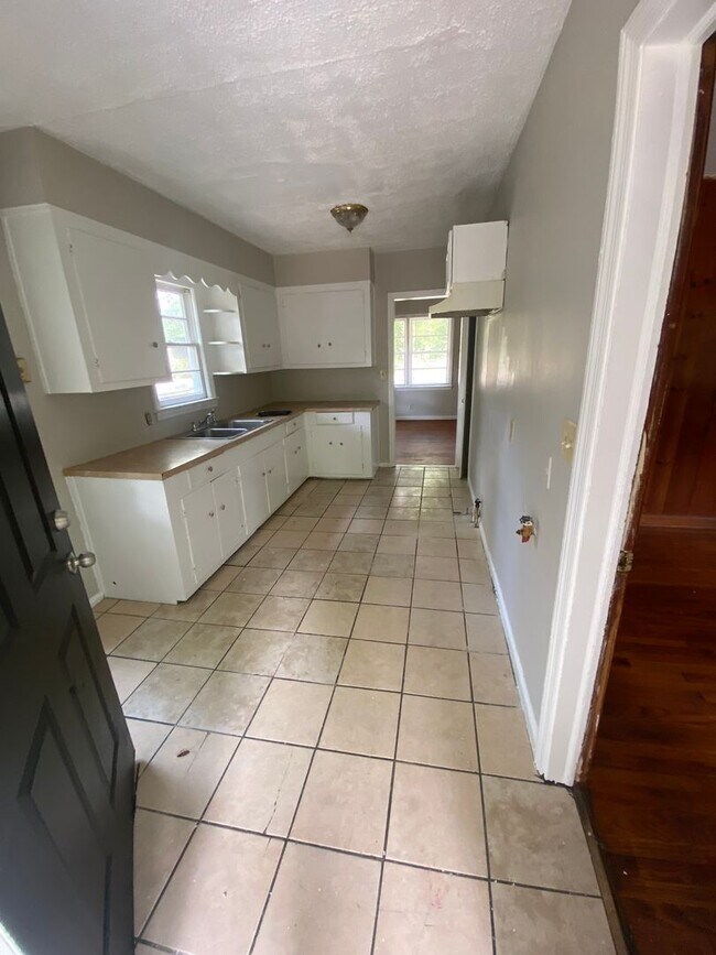 Photo - **AVAILABLE NOW**Total Electric - Near Ft. Benning/Columbus, GA 3 Bedroom / 1 Bathroom Home for R...
