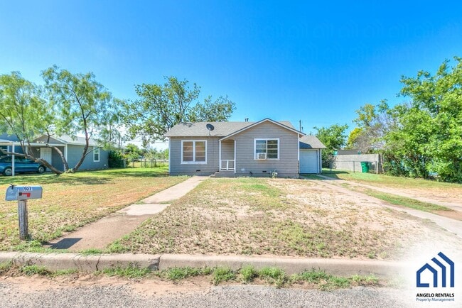 Building Photo - 107 Belaire Ave