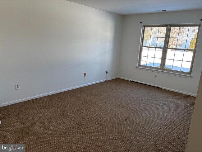 Photo - 405 Atlanta Court