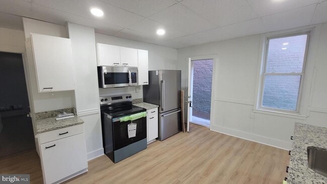 Photo - 329 Bedford St